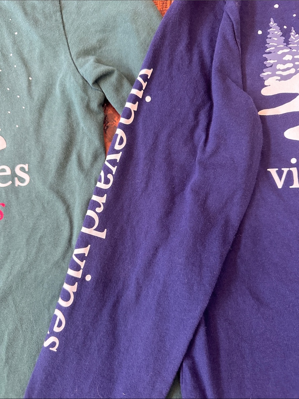 Vineyard Vines Boys Holiday Long Sleeve T-Shirts (Lot of 2) - Picture 6 of 13